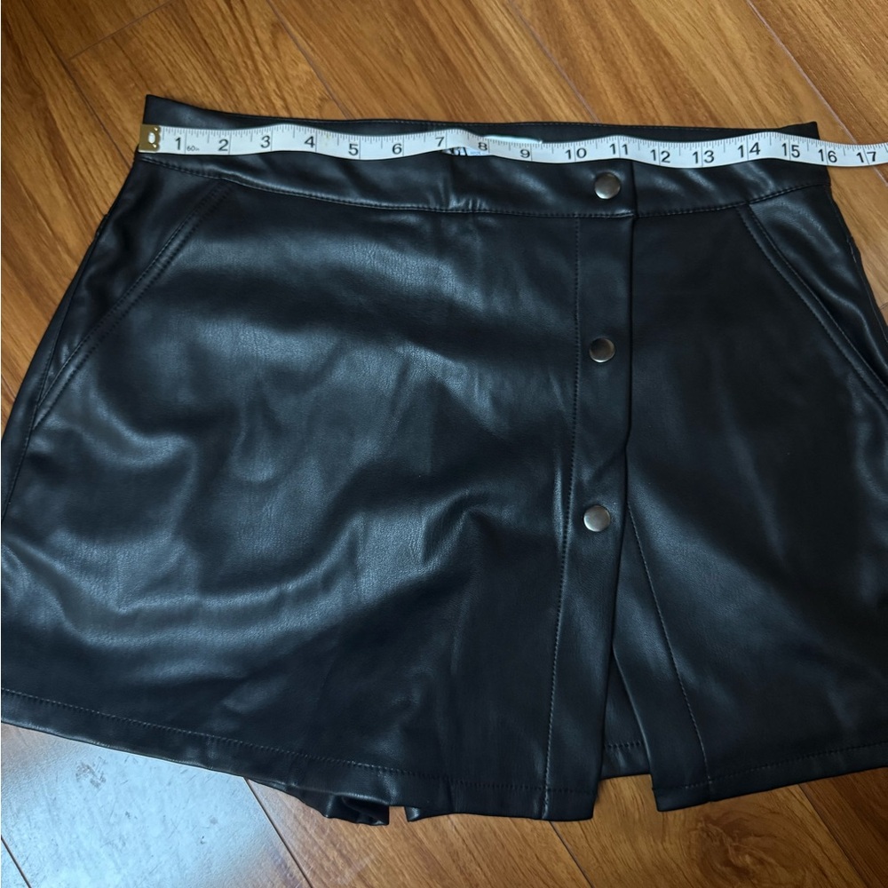 Zara Black Mini Wrap Faux Leather Skort - Picture 7 of 10